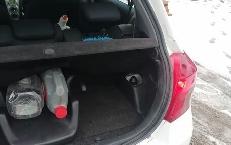 Toyota Yaris III рестайлинг, 2008 год, 750 000 рублей, 6 фотография