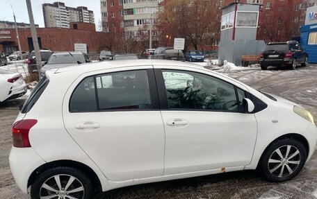 Toyota Yaris III рестайлинг, 2008 год, 750 000 рублей, 10 фотография