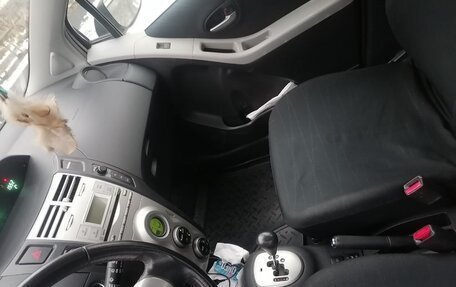 Toyota Yaris III рестайлинг, 2008 год, 750 000 рублей, 13 фотография