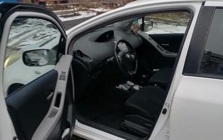 Toyota Yaris III рестайлинг, 2008 год, 750 000 рублей, 14 фотография