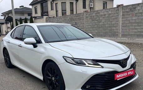 Toyota Camry, 2018 год, 2 430 000 рублей, 2 фотография