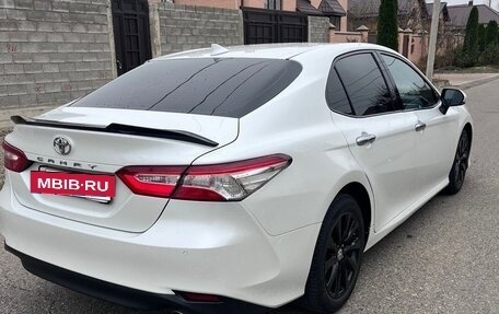 Toyota Camry, 2018 год, 2 430 000 рублей, 3 фотография