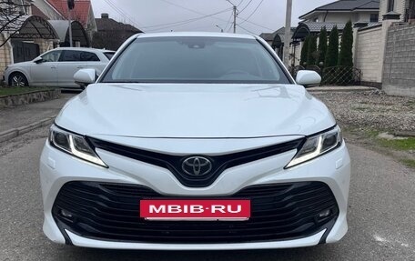Toyota Camry, 2018 год, 2 430 000 рублей, 8 фотография