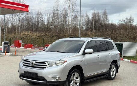 Toyota Highlander III, 2012 год, 1 650 000 рублей, 1 фотография