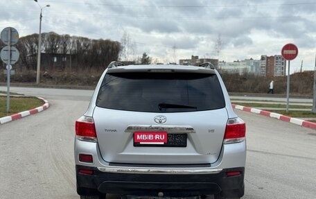 Toyota Highlander III, 2012 год, 1 650 000 рублей, 7 фотография