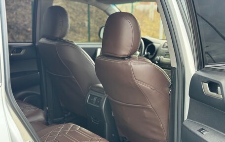 Toyota Highlander III, 2012 год, 1 650 000 рублей, 12 фотография