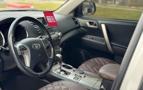 Toyota Highlander III, 2012 год, 1 650 000 рублей, 13 фотография
