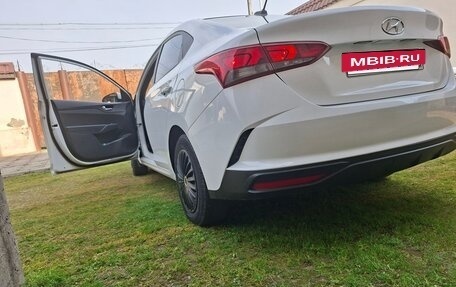 Hyundai Solaris II рестайлинг, 2021 год, 1 350 000 рублей, 3 фотография