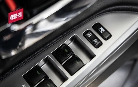 Toyota Land Cruiser 200, 2012 год, 3 858 000 рублей, 19 фотография