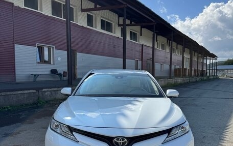 Toyota Camry, 2018 год, 2 500 000 рублей, 2 фотография