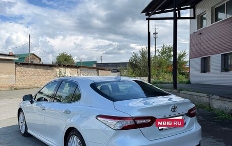 Toyota Camry, 2018 год, 2 500 000 рублей, 5 фотография