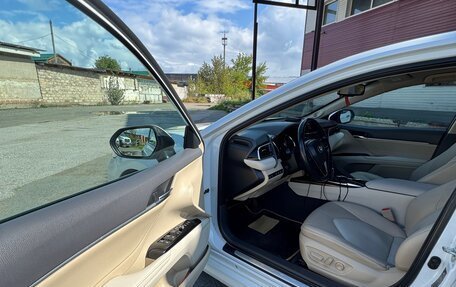 Toyota Camry, 2018 год, 2 500 000 рублей, 12 фотография