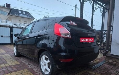 Ford Fiesta, 2016 год, 900 000 рублей, 2 фотография