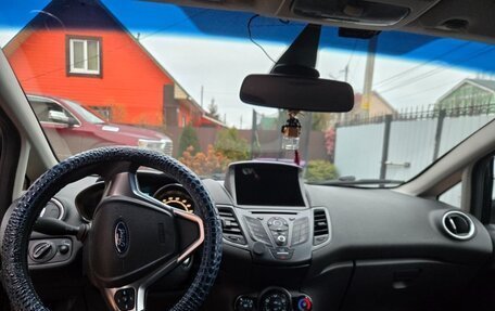 Ford Fiesta, 2016 год, 900 000 рублей, 10 фотография