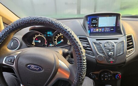 Ford Fiesta, 2016 год, 900 000 рублей, 12 фотография