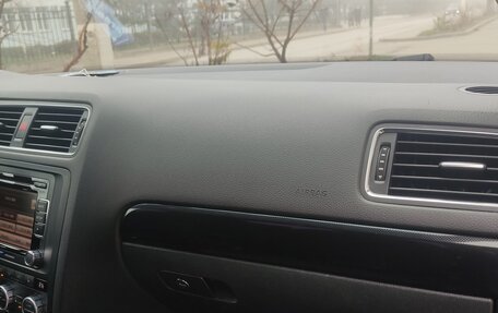 Volkswagen Jetta VI, 2012 год, 1 050 000 рублей, 21 фотография