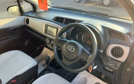 Toyota Vitz, 2014 год, 799 999 рублей, 11 фотография