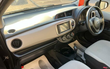 Toyota Vitz, 2014 год, 799 999 рублей, 13 фотография