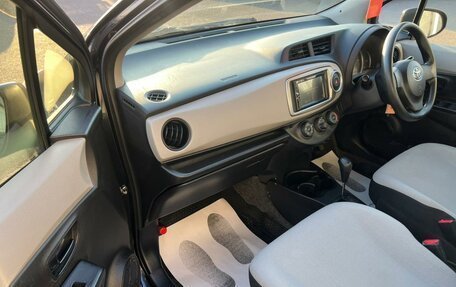 Toyota Vitz, 2014 год, 799 999 рублей, 12 фотография