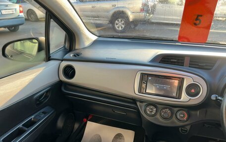 Toyota Vitz, 2014 год, 799 999 рублей, 14 фотография