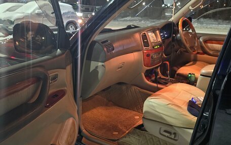 Toyota Land Cruiser 100 рестайлинг 2, 2002 год, 1 600 000 рублей, 7 фотография