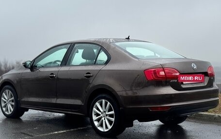 Volkswagen Jetta VI, 2011 год, 979 000 рублей, 5 фотография