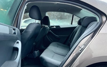 Volkswagen Jetta VI, 2011 год, 979 000 рублей, 15 фотография