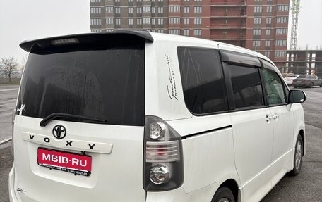 Toyota Voxy II, 2007 год, 1 300 000 рублей, 2 фотография