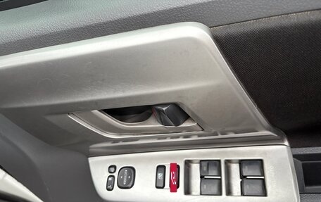 Toyota Voxy II, 2007 год, 1 300 000 рублей, 16 фотография