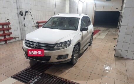 Volkswagen Tiguan I, 2013 год, 1 420 000 рублей, 2 фотография