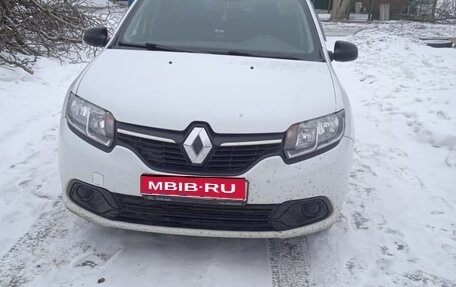 Renault Logan II, 2017 год, 700 000 рублей, 1 фотография