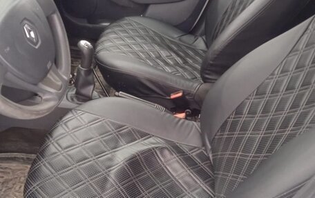 Renault Logan II, 2017 год, 700 000 рублей, 5 фотография