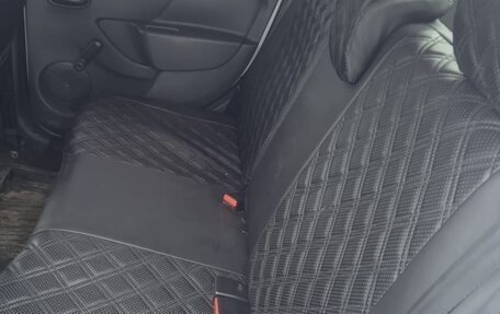 Renault Logan II, 2017 год, 700 000 рублей, 6 фотография