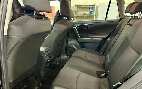 Toyota RAV4, 2021 год, 2 770 000 рублей, 9 фотография