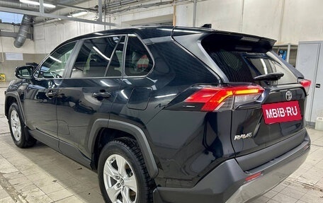 Toyota RAV4, 2021 год, 2 770 000 рублей, 3 фотография