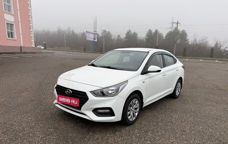 Hyundai Solaris II рестайлинг, 2017 год, 840 000 рублей, 1 фотография