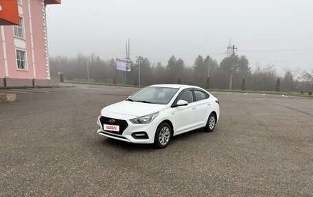 Hyundai Solaris II рестайлинг, 2017 год, 840 000 рублей, 4 фотография