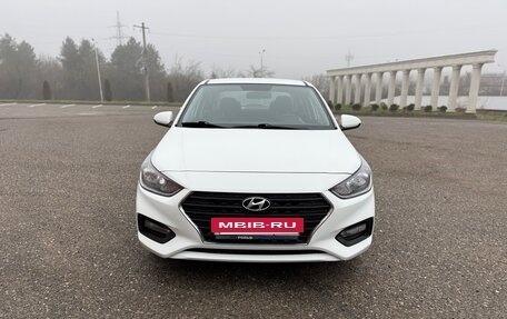 Hyundai Solaris II рестайлинг, 2017 год, 840 000 рублей, 2 фотография