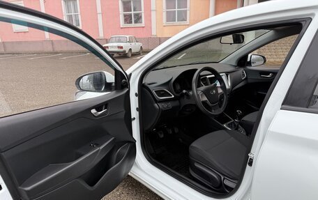 Hyundai Solaris II рестайлинг, 2017 год, 840 000 рублей, 13 фотография