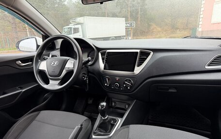 Hyundai Solaris II рестайлинг, 2017 год, 840 000 рублей, 15 фотография