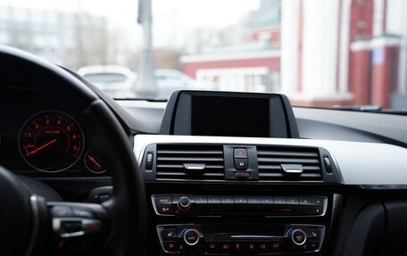 BMW 3 серия, 2016 год, 2 400 000 рублей, 15 фотография