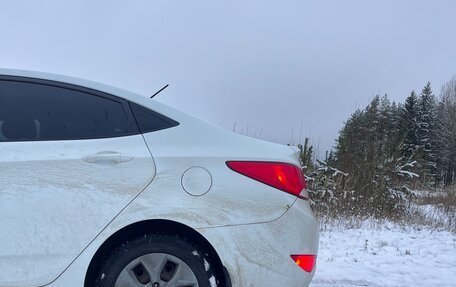 Hyundai Solaris II рестайлинг, 2015 год, 900 000 рублей, 3 фотография