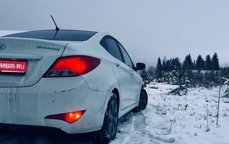 Hyundai Solaris II рестайлинг, 2015 год, 900 000 рублей, 2 фотография