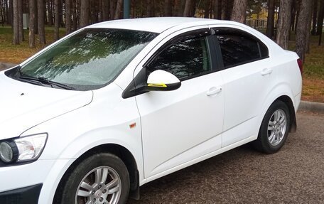 Chevrolet Aveo III, 2015 год, 700 000 рублей, 2 фотография