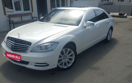 Mercedes-Benz S-Класс, 2010 год, 1 380 000 рублей, 1 фотография