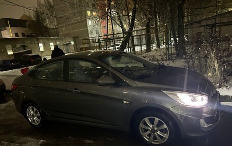 Hyundai Solaris II рестайлинг, 2013 год, 800 000 рублей, 6 фотография