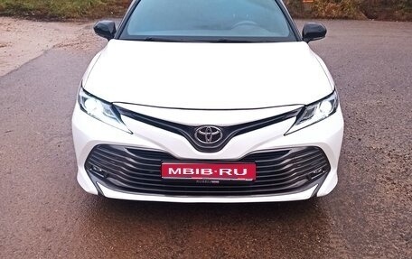 Toyota Camry, 2018 год, 2 200 000 рублей, 1 фотография