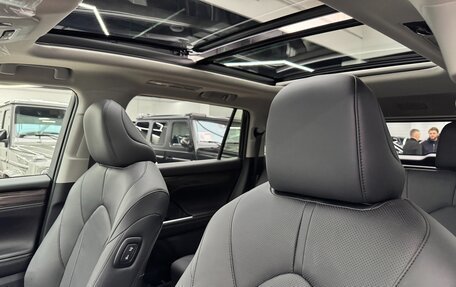 Toyota Highlander, 2025 год, 5 999 000 рублей, 21 фотография