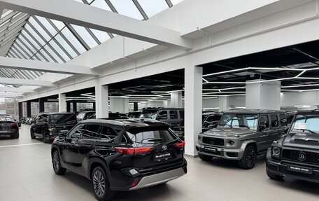 Toyota Highlander, 2025 год, 5 999 000 рублей, 38 фотография