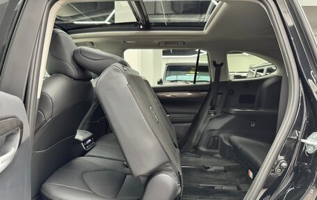 Toyota Highlander, 2025 год, 5 999 000 рублей, 26 фотография